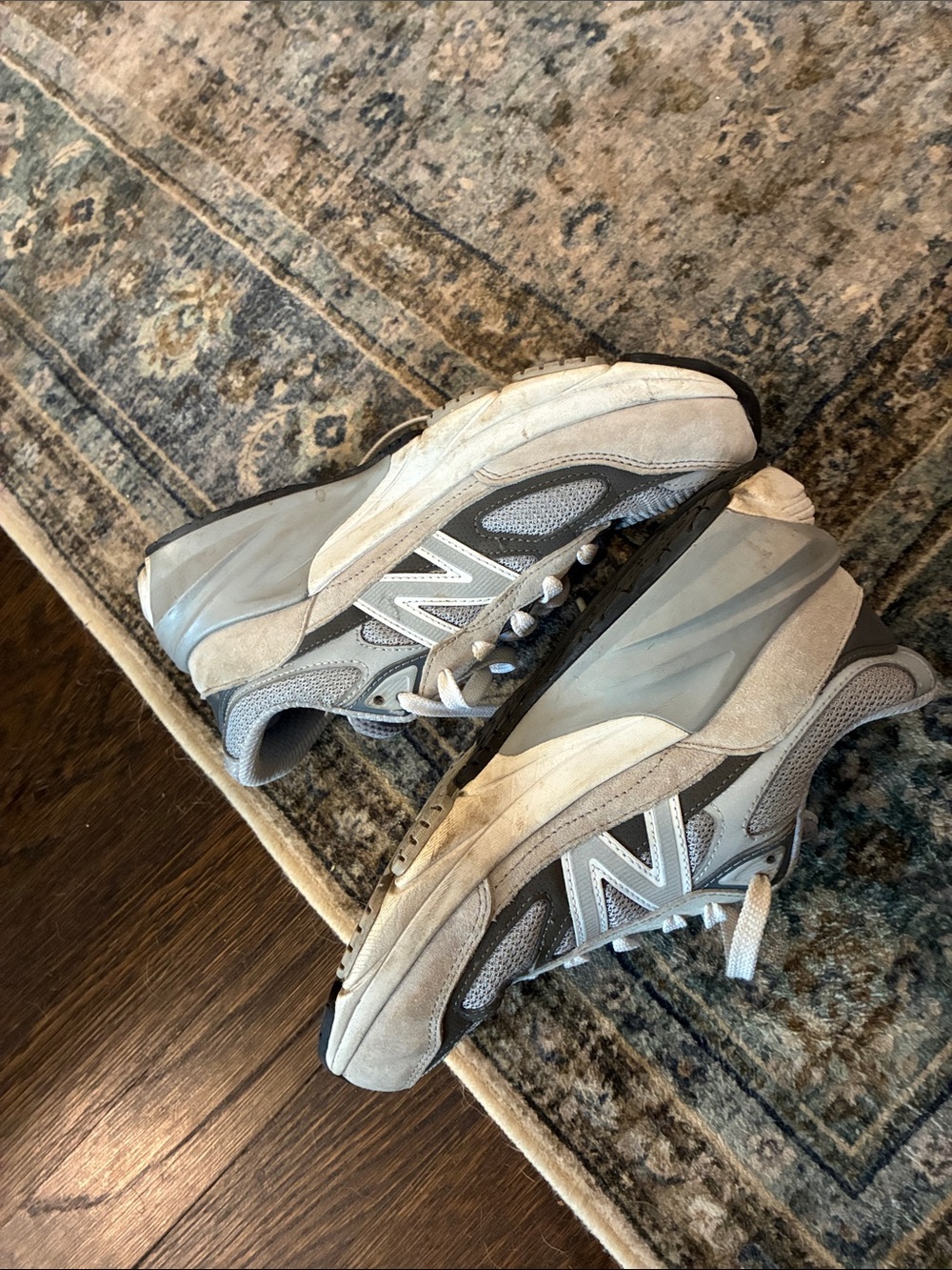 New Balance light gray and white running sneakers - Picture 3 of 3
